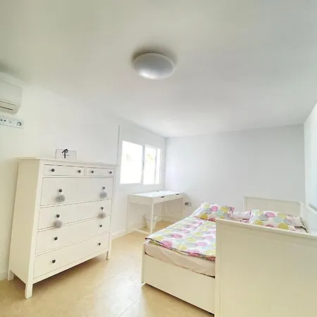 Agradable Villa Con Piscina En San Eugenio Alto Villa *